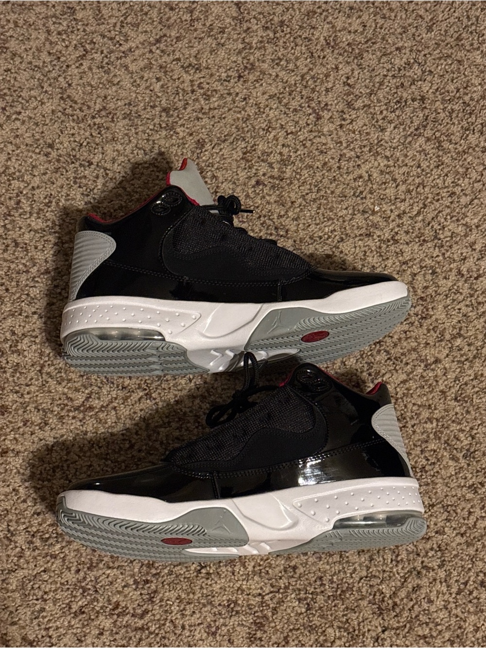 Nike Air Jordan Max Aura 2 Black White Wolf Grey Red CK6636-006 Mens Size 9